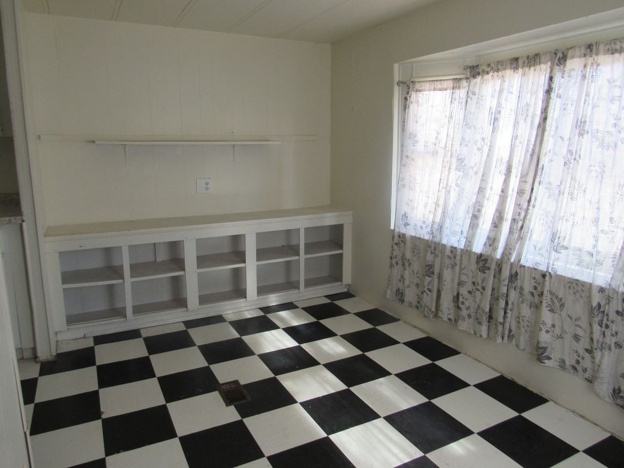 292 S 4th Ave - Photo 6 of 13