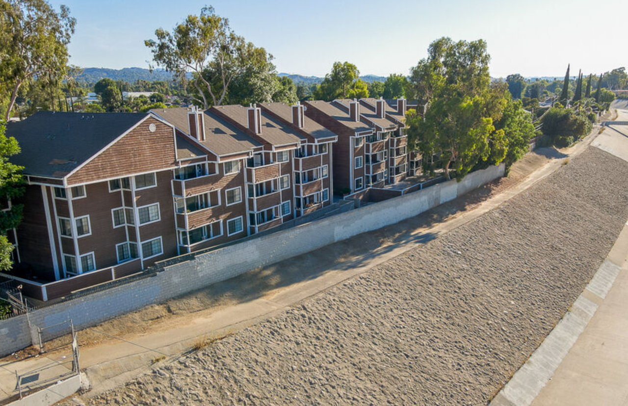 6545 Reseda Blvd - Photo 6 of 14