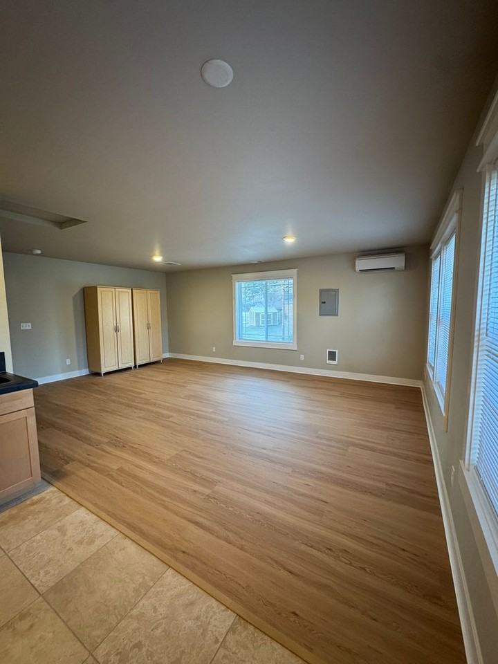 1344 Nw Ithaca Ave #2 - Photo 3 of 7