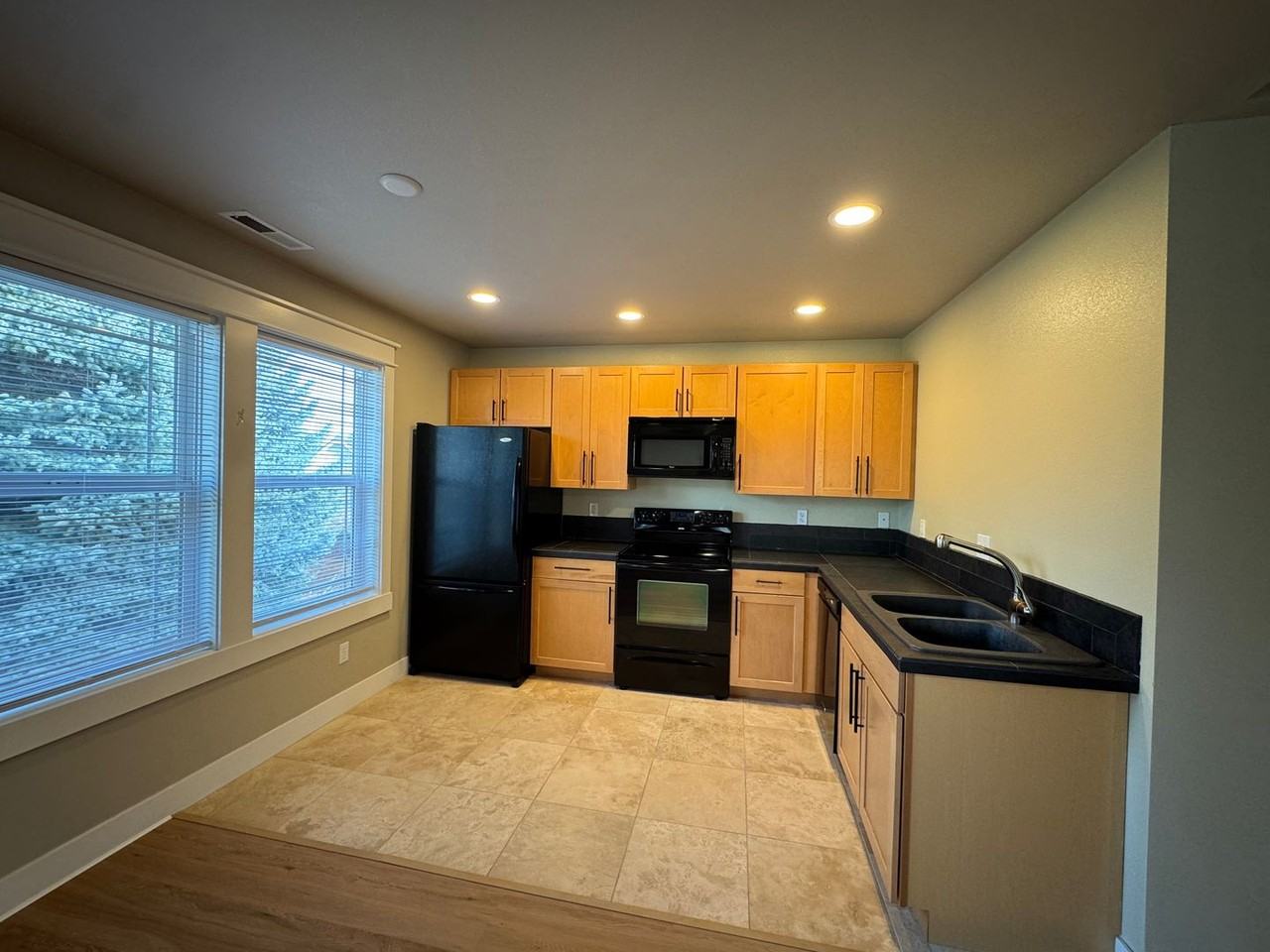 1344 Nw Ithaca Ave #2 - Photo 6 of 7