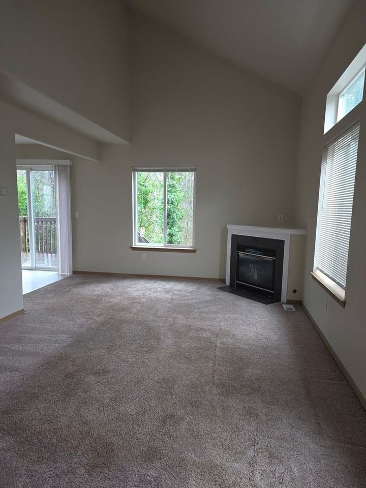 6158 S Cushman Ave - Photo 2 of 18