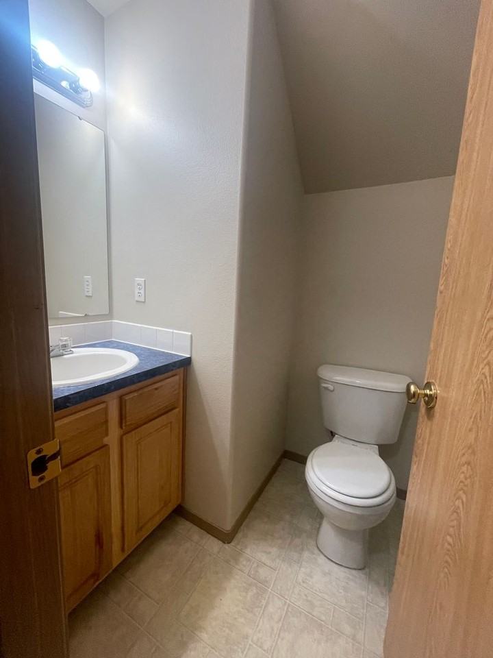 6158 S Cushman Ave - Photo 5 of 18