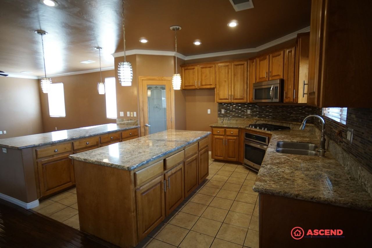 7001 Sparkler Way - Photo 4 of 19