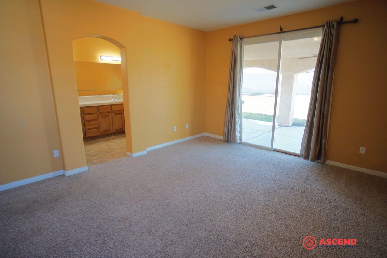 7001 Sparkler Way - Photo 6 of 19