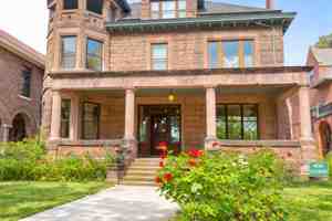 featured image of 335 Summit Ave