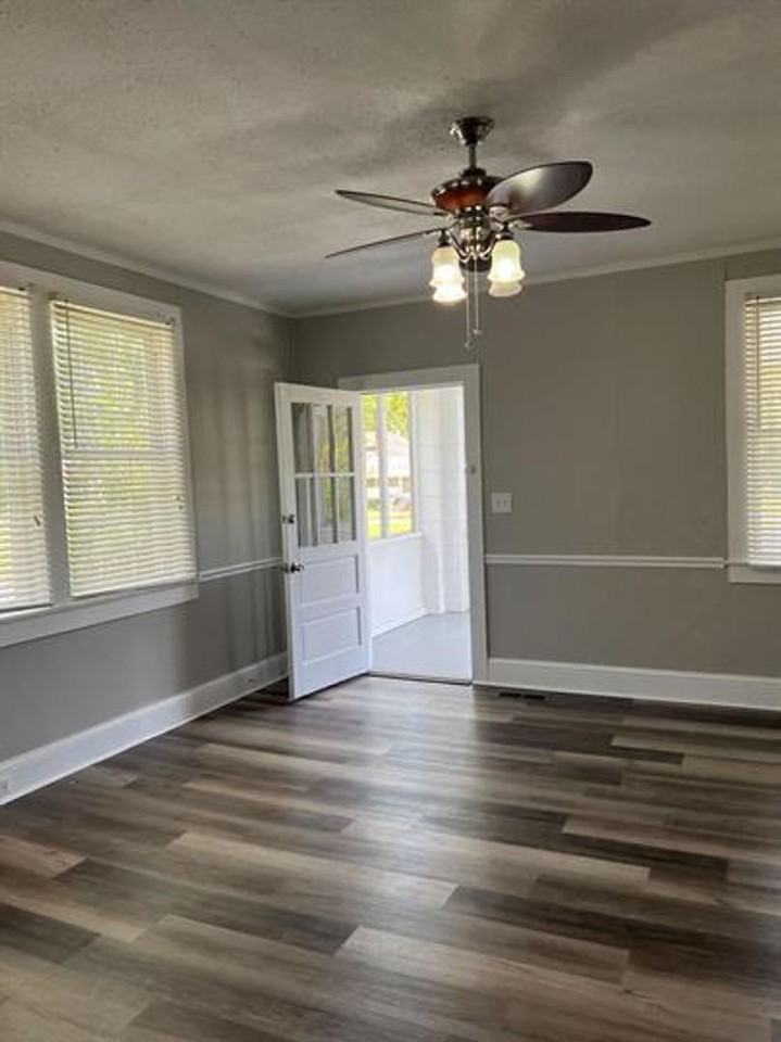 307 W Parkway - Photo 3 of 15
