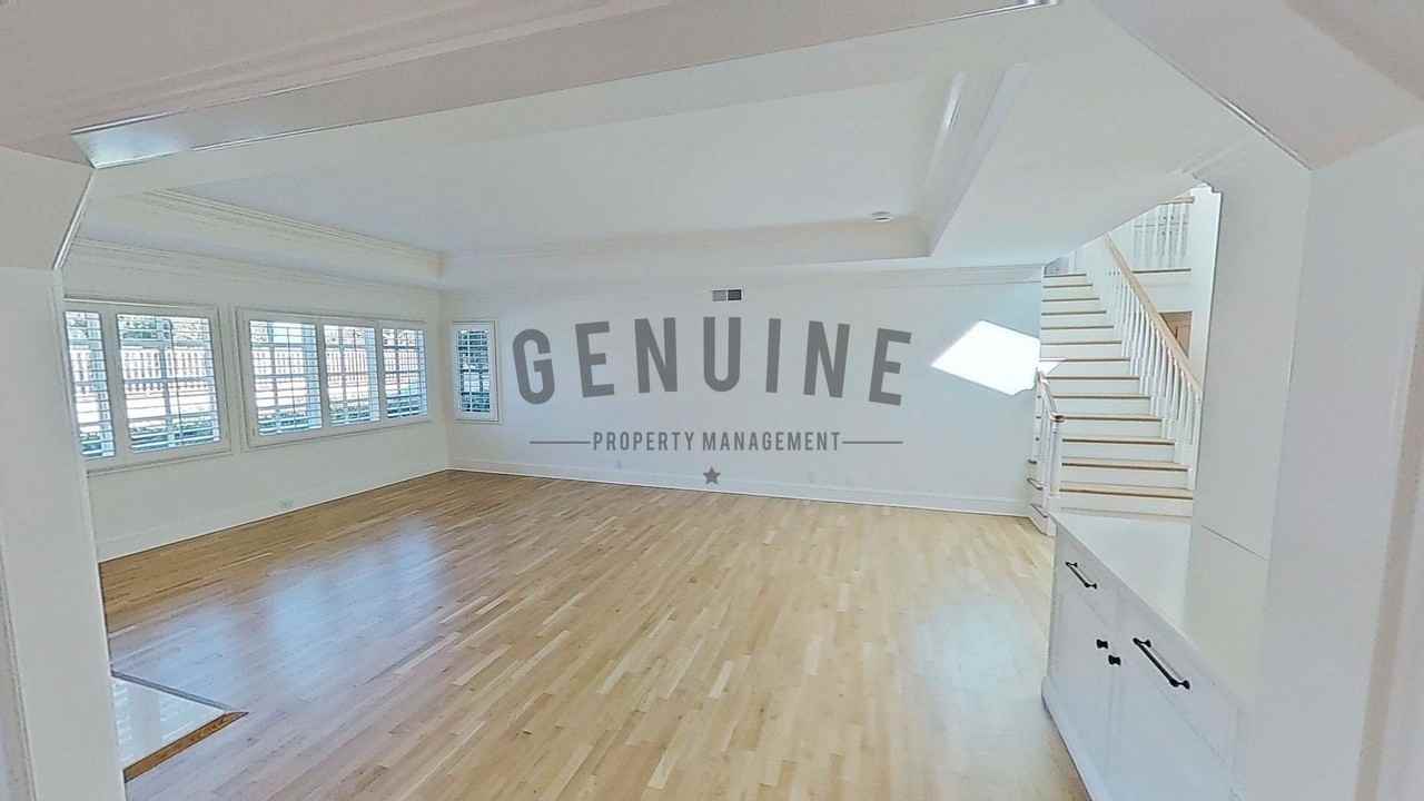 2921 Catalpa St - Photo 5 of 50