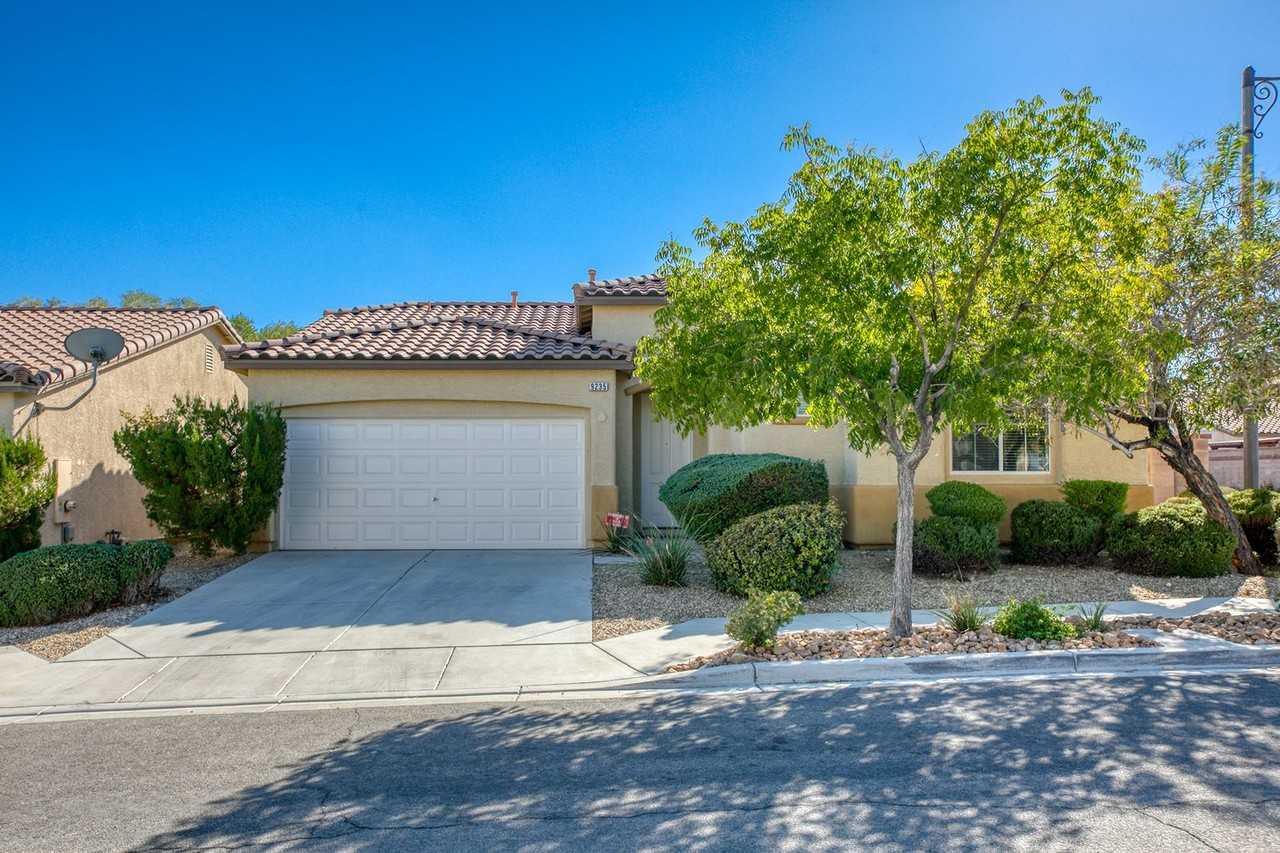 9235 Avon Park Ave - Photo 2 of 33