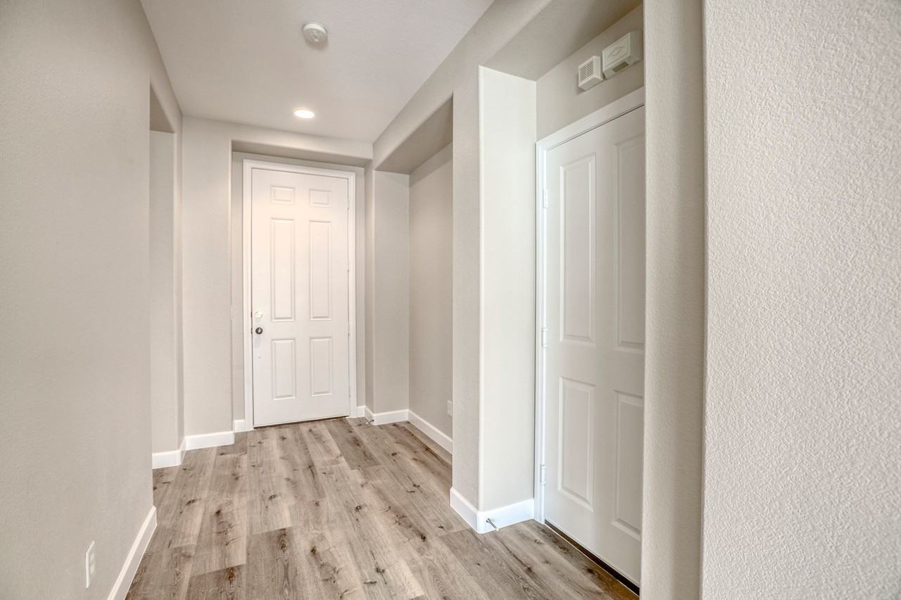 9235 Avon Park Ave - Photo 5 of 33