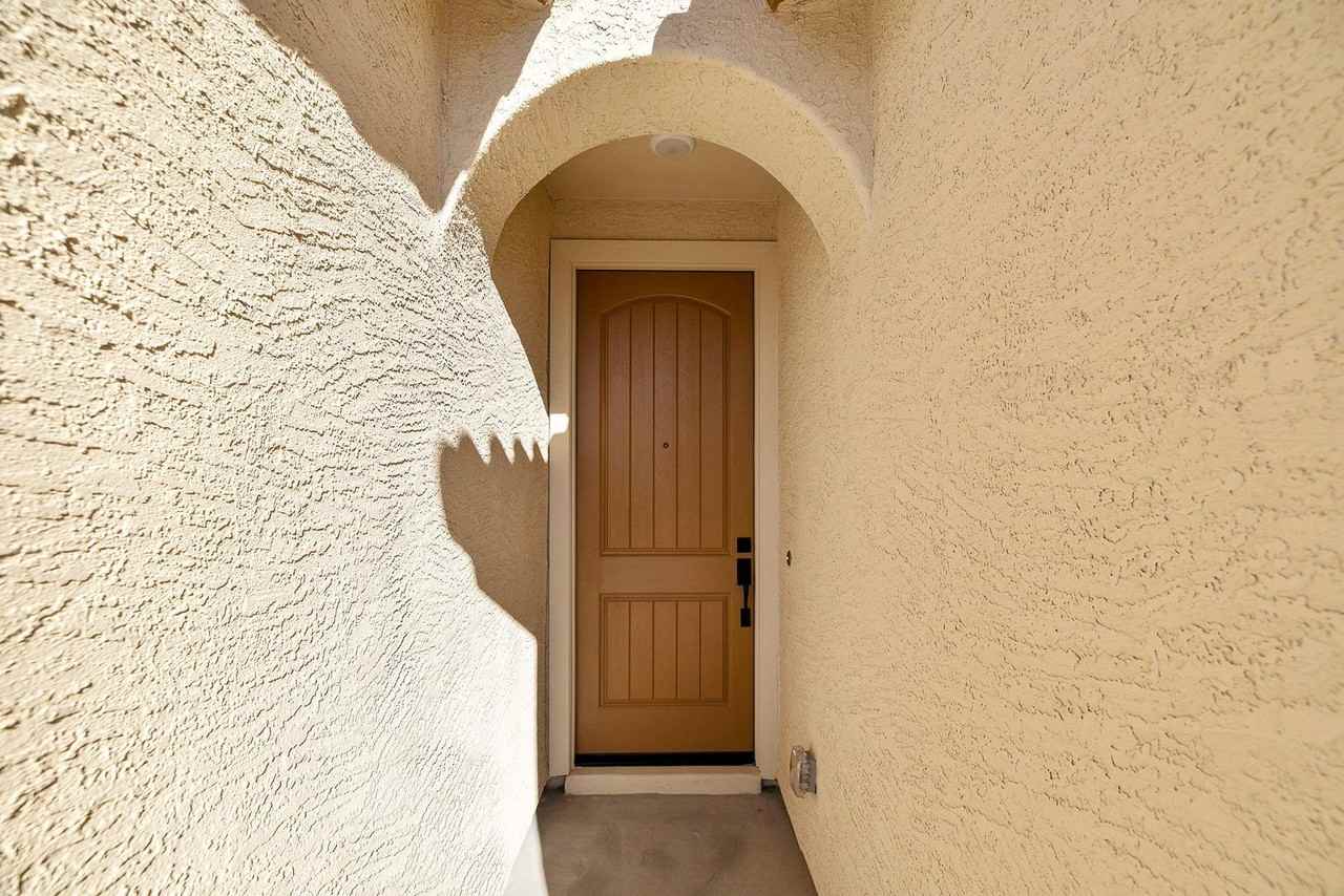 18156 W Cielo Grande Ave - Photo 4 of 34