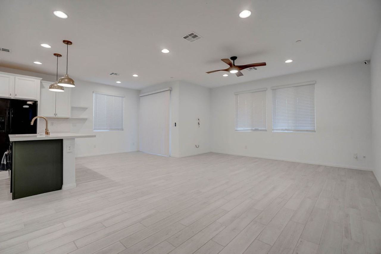 111 Balsam Leaf Ct - Photo 2 of 46