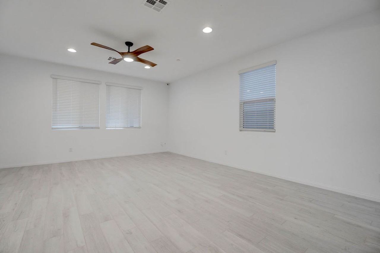 111 Balsam Leaf Ct - Photo 3 of 46