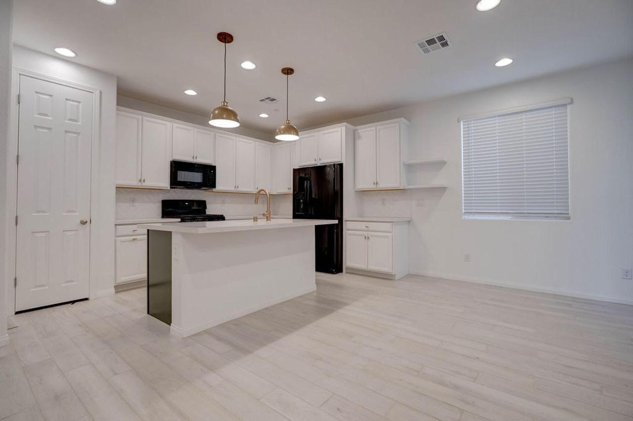 111 Balsam Leaf Ct - Photo 6 of 46