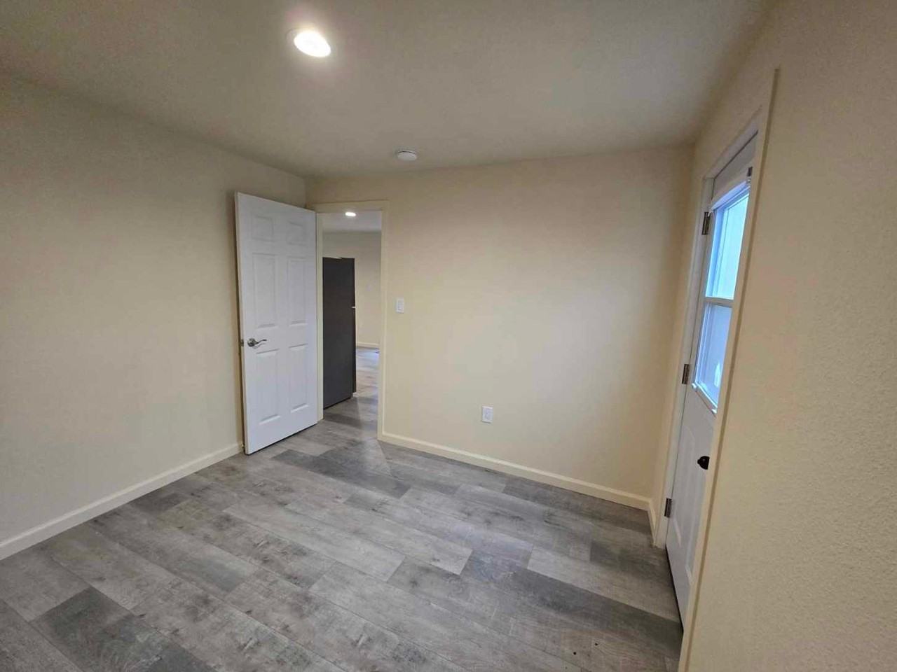 398 Schindler St - Photo 7 of 21