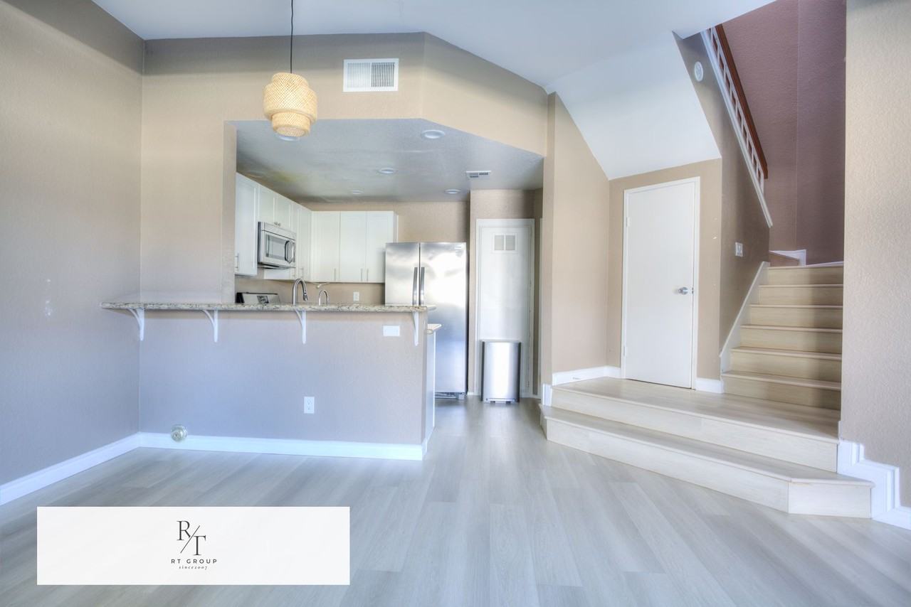 52 Brownfield Ln - Photo 3 of 33