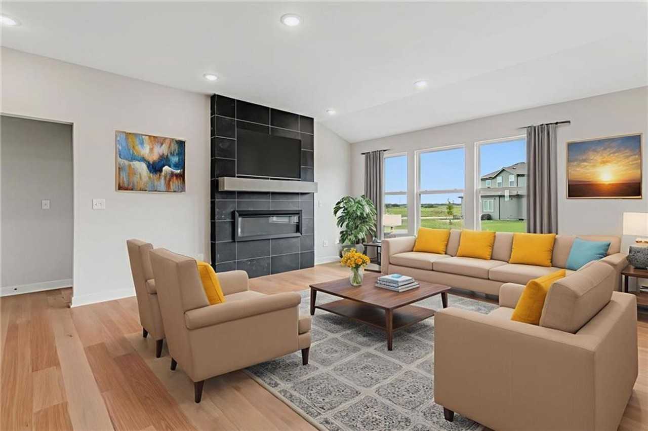 17756 Houston St - Photo 2 of 46