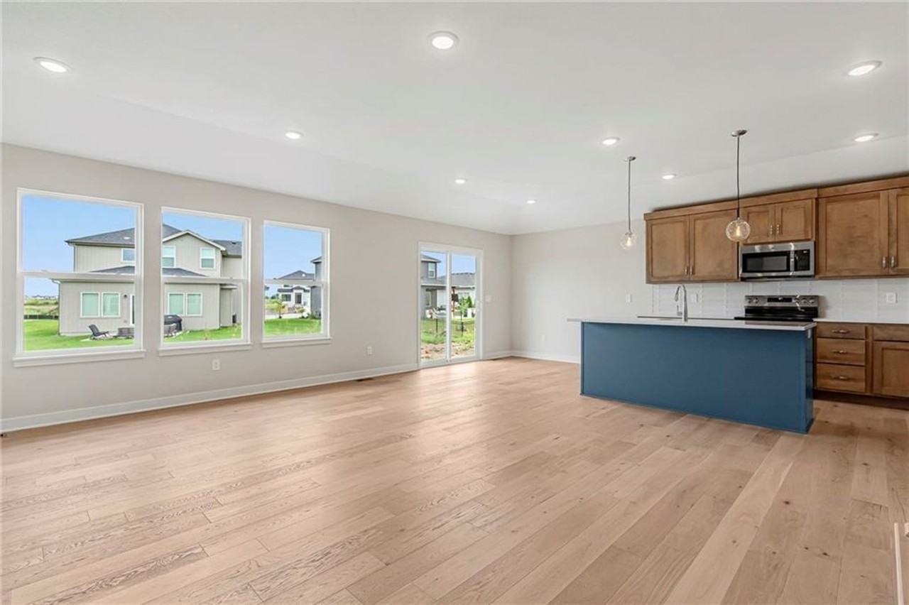 17756 Houston St - Photo 6 of 46