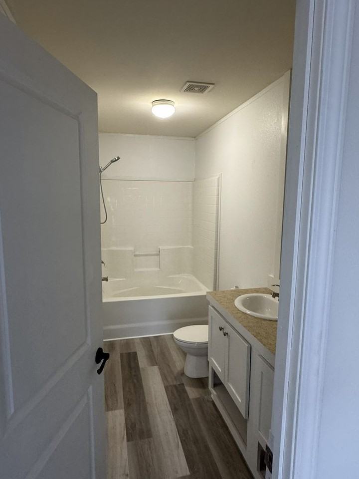 355 Ne Marshall Loop - Photo 3 of 24