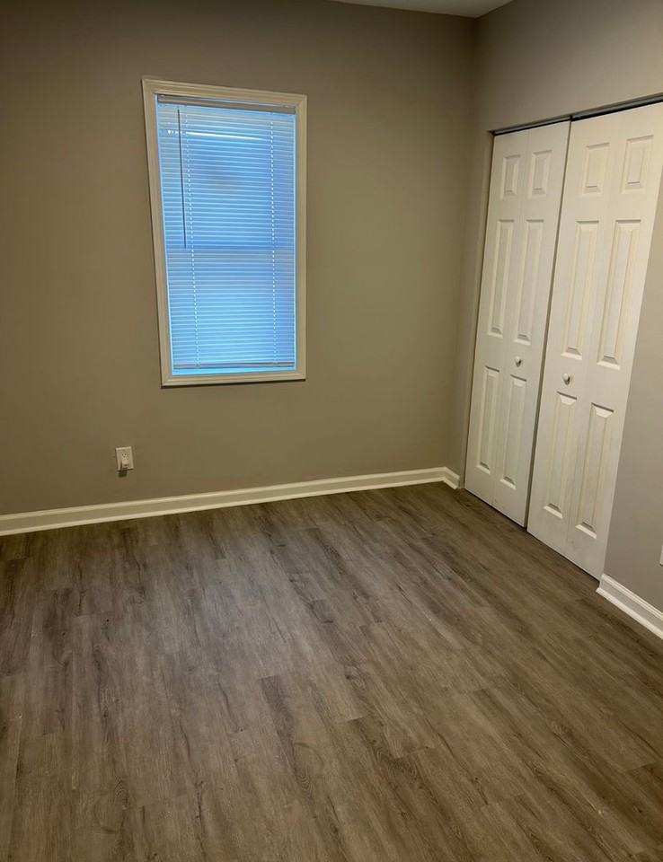 2134 Duncan St - Photo 2 of 9