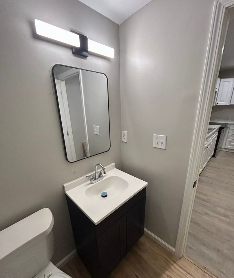 2134 Duncan St - Photo 5 of 9