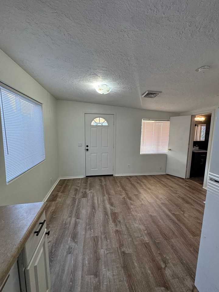 665 W Ballf St - Photo 3 of 14