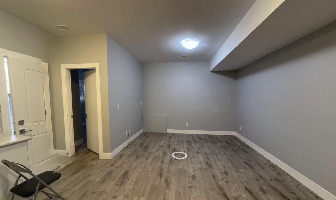 Prestige Pl - Photo 7 of 8