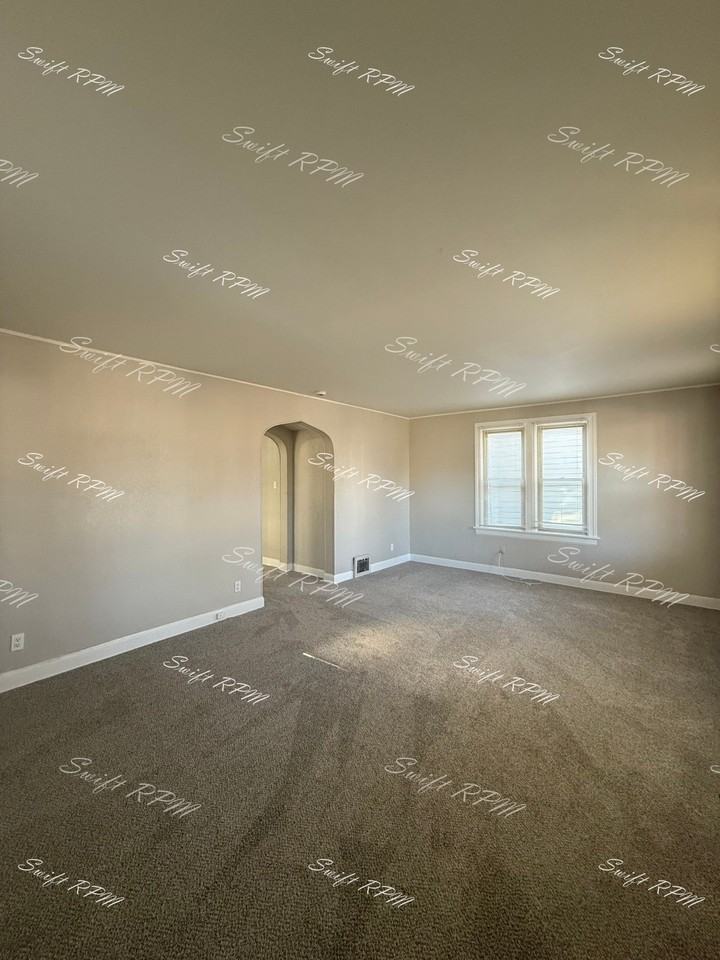 909 3rd Ave #1 - Photo 2 of 20