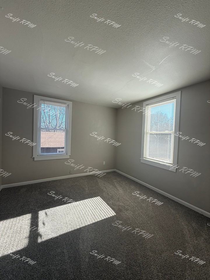 909 3rd Ave #1 - Photo 7 of 20