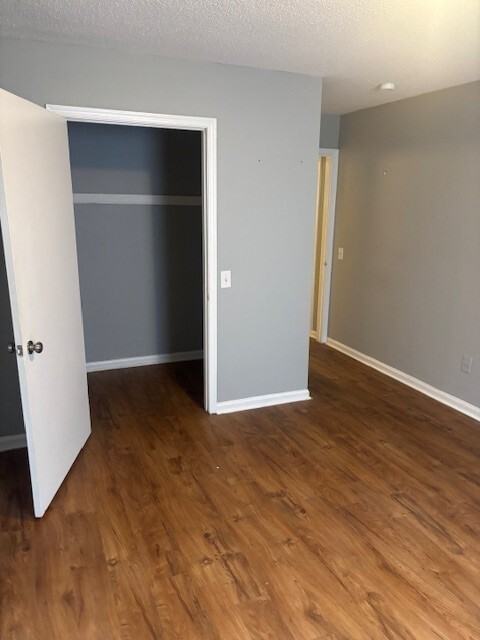 THE OAKS AT PINE VALLEY APARTMENTS - Photo 6 of 33