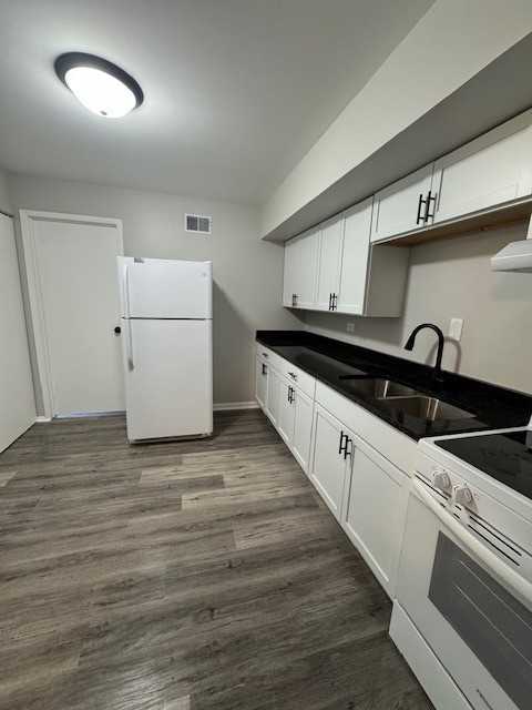 1101 Evans Avenue - Photo 5 of 23