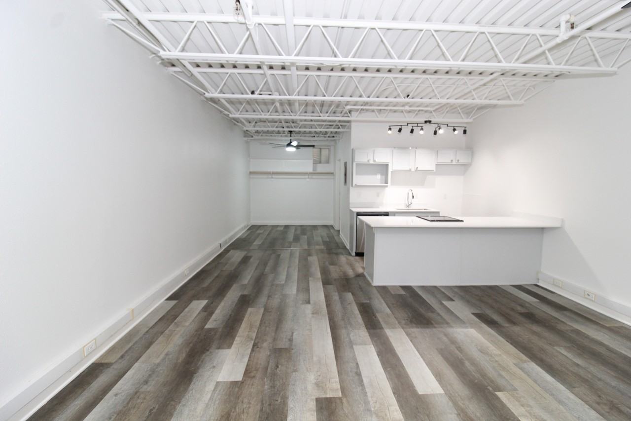 Apartments @ Molly Court - Photo 3 of 33