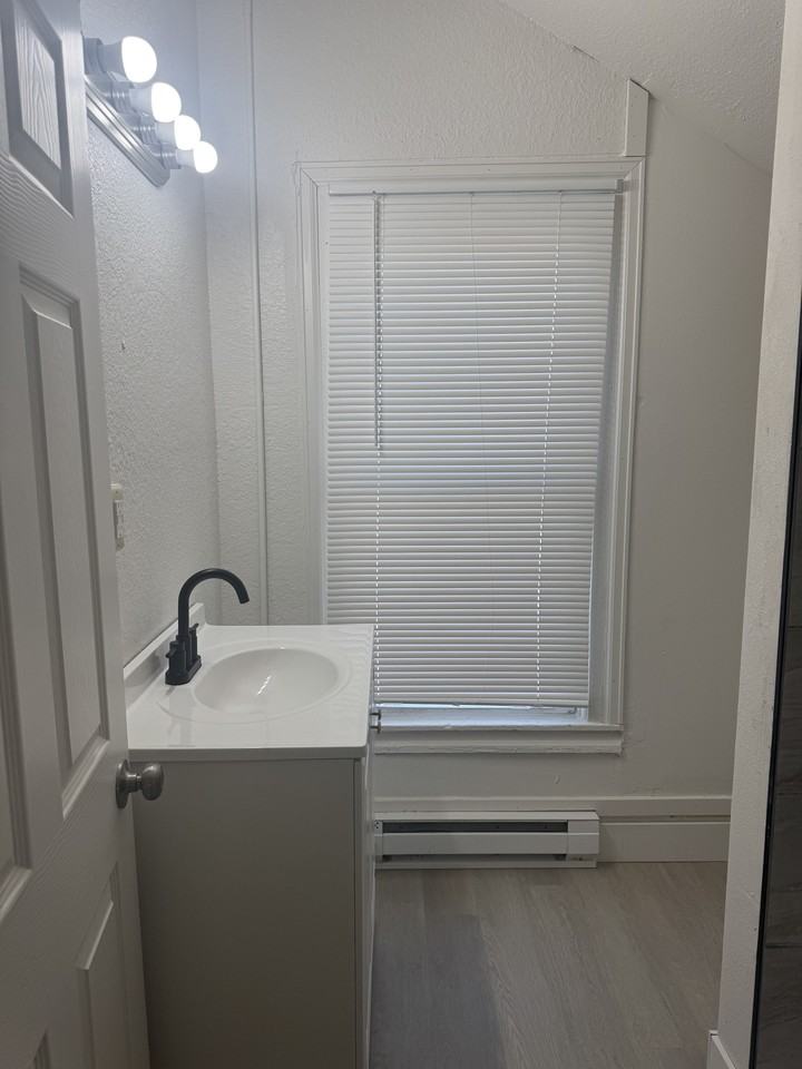 1412 7th Avenue(1-5) - Photo 6 of 10