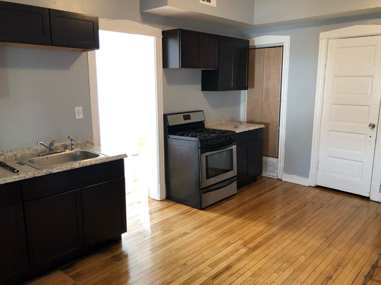 1714 W 46th St - Photo 2 of 10