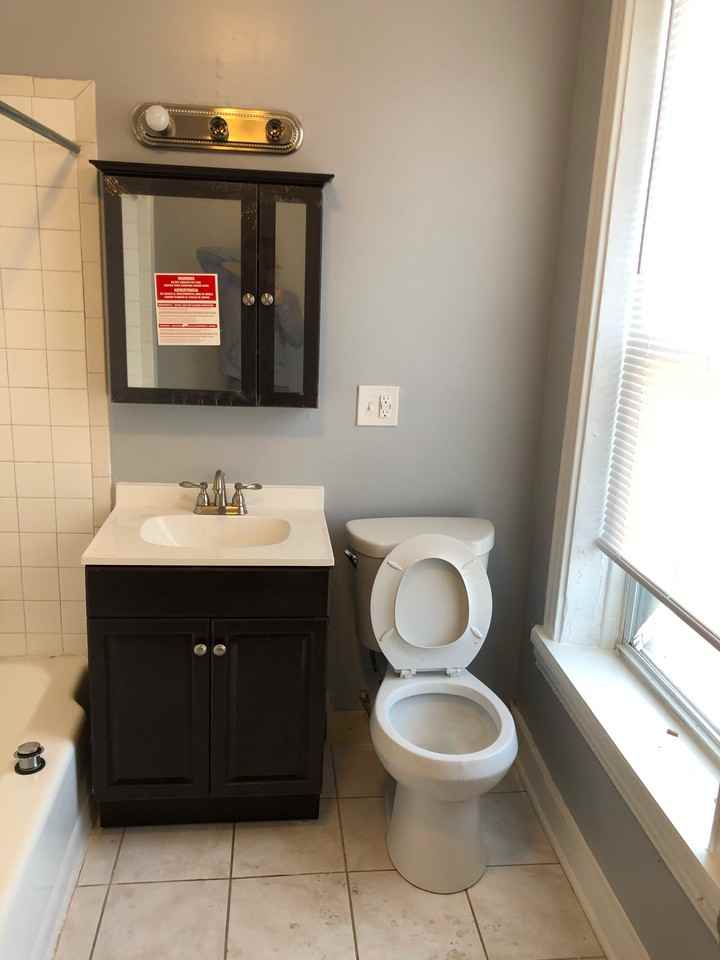 1714 W 46th St - Photo 3 of 10