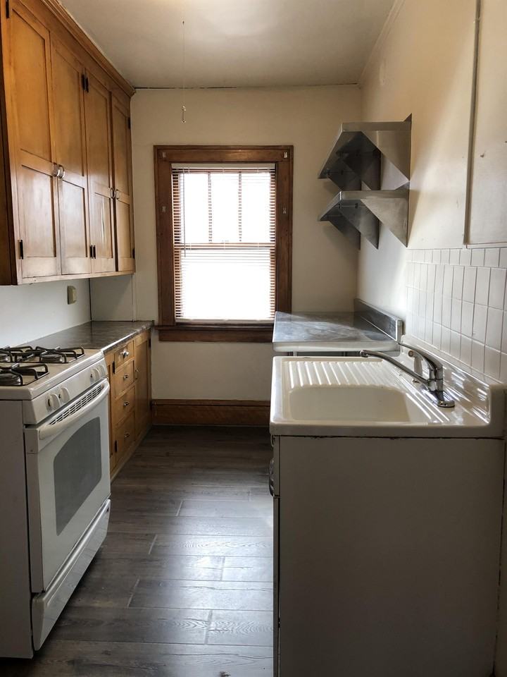 Elliot Ave. S. (3952-3954) - Photo 5 of 17