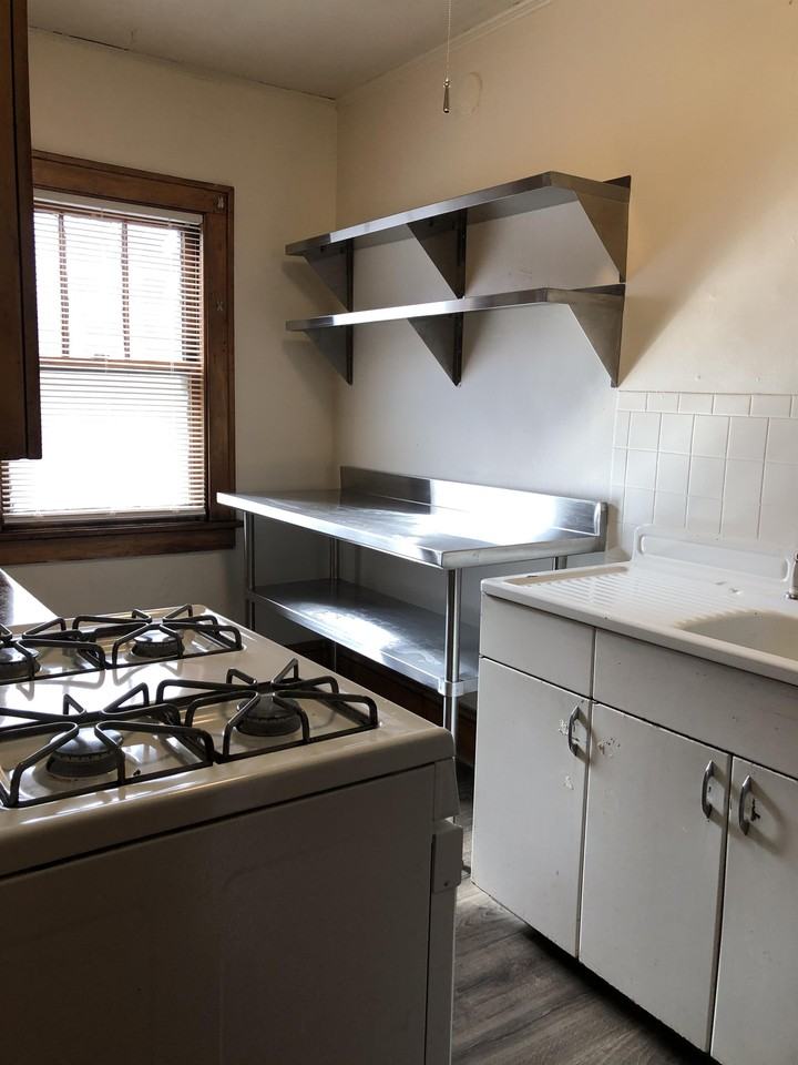 Elliot Ave. S. (3952-3954) - Photo 6 of 17