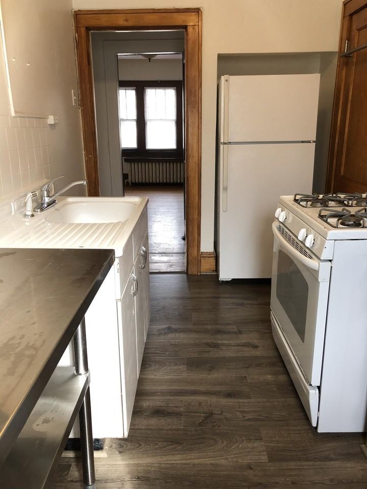 Elliot Ave. S. (3952-3954) - Photo 7 of 17