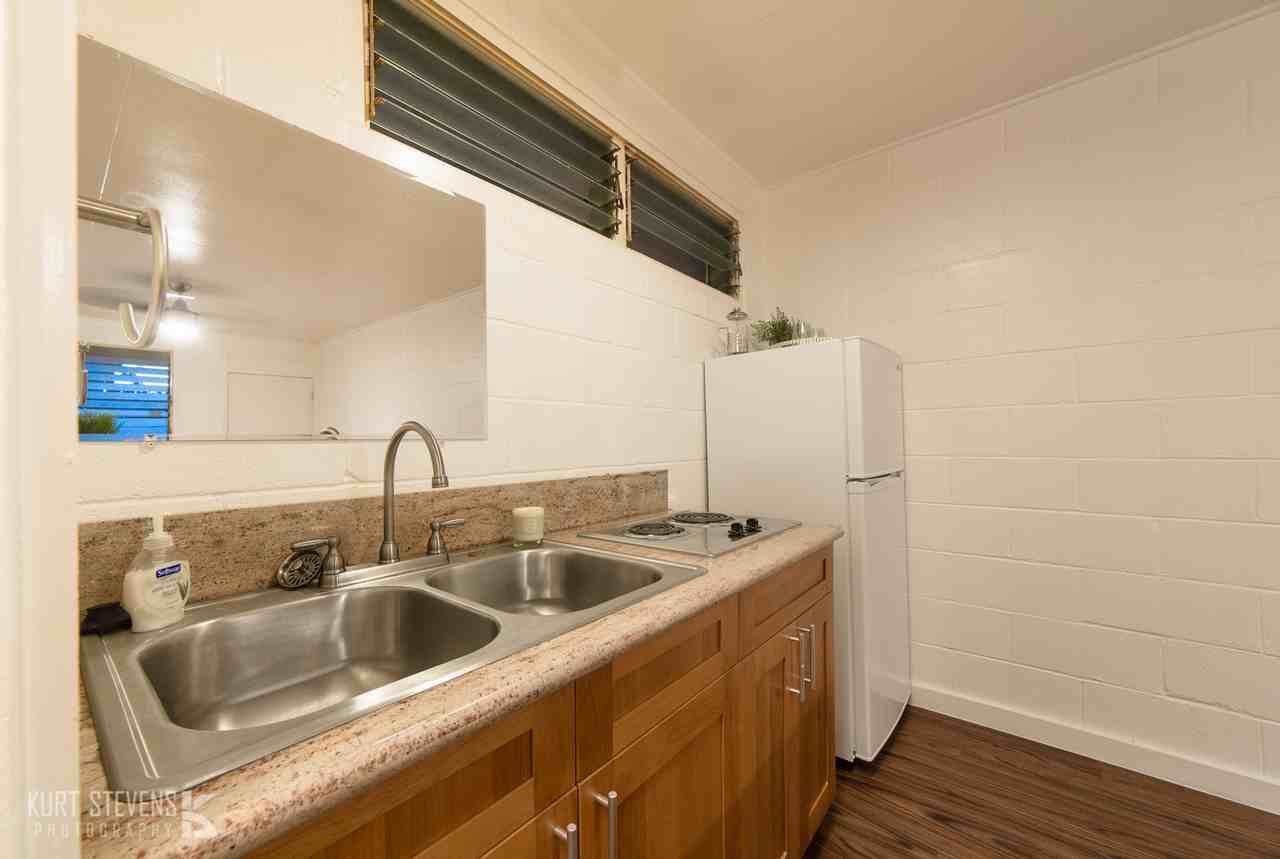 242 Kaiulani Avenue - Photo 4 of 19