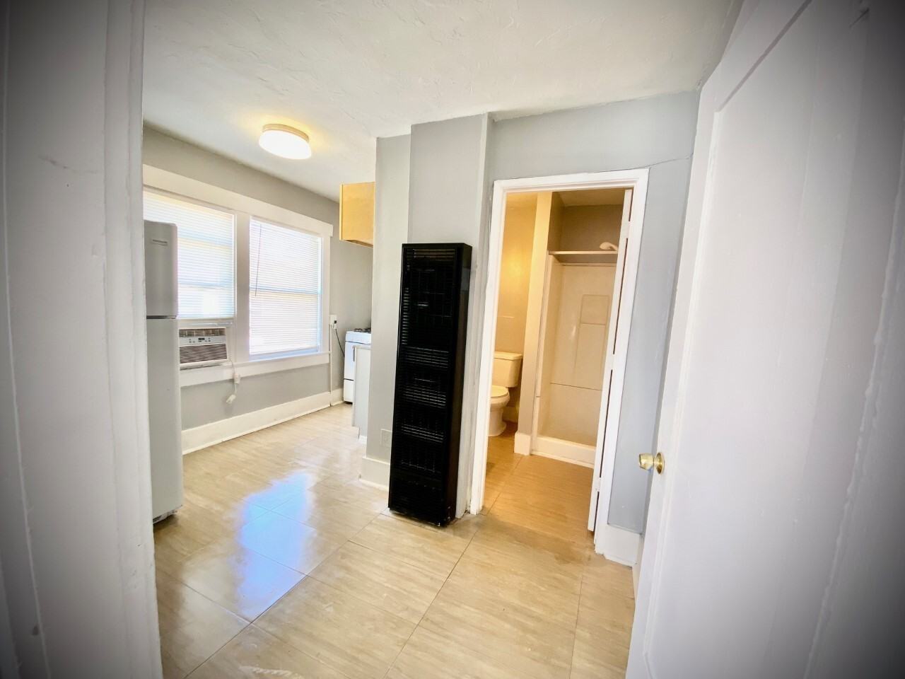 725 East 5th Street - Photo 4 of 8