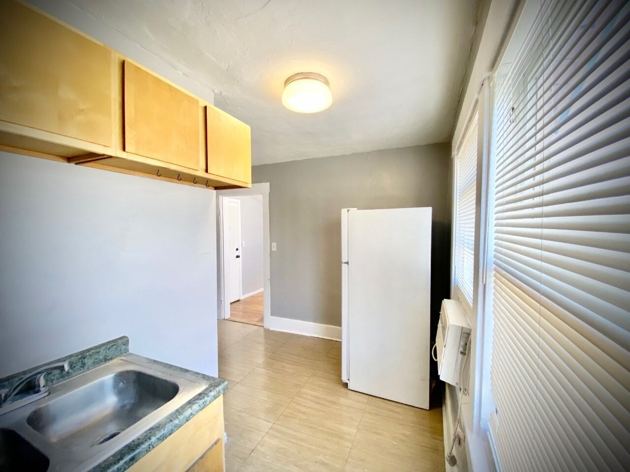 725 East 5th Street - Photo 6 of 8