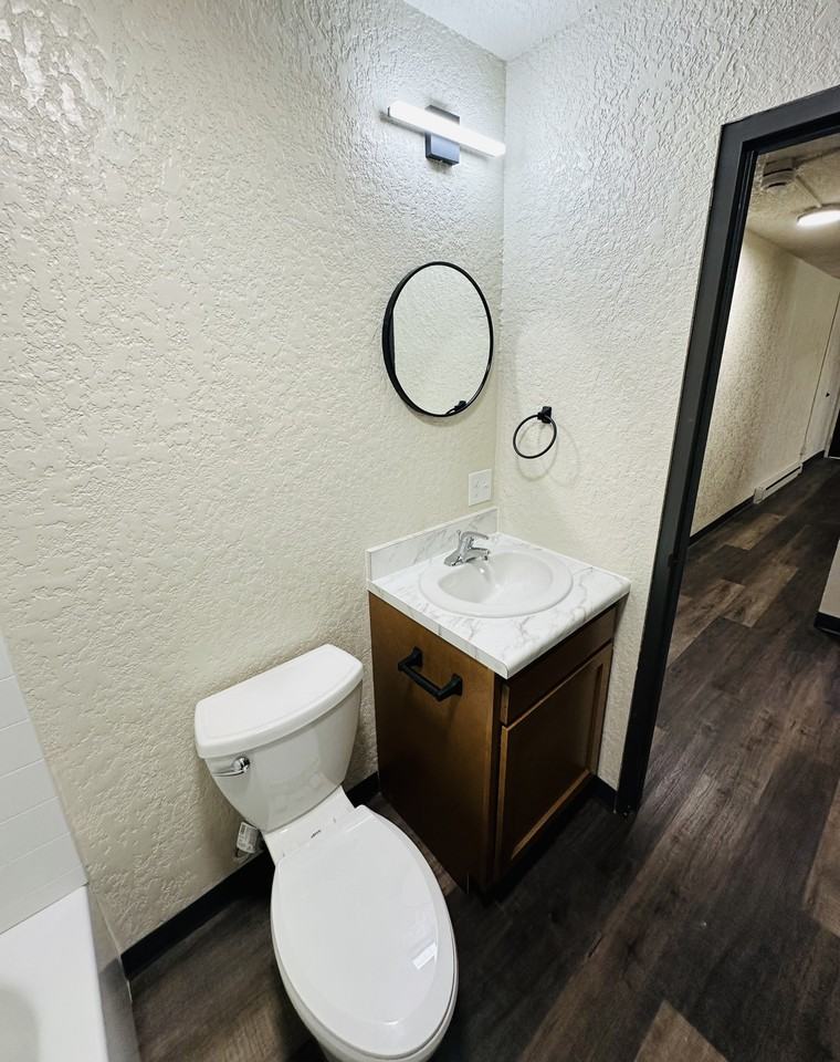 906 N 2nd St - 11 Plex - Photo 6 of 8