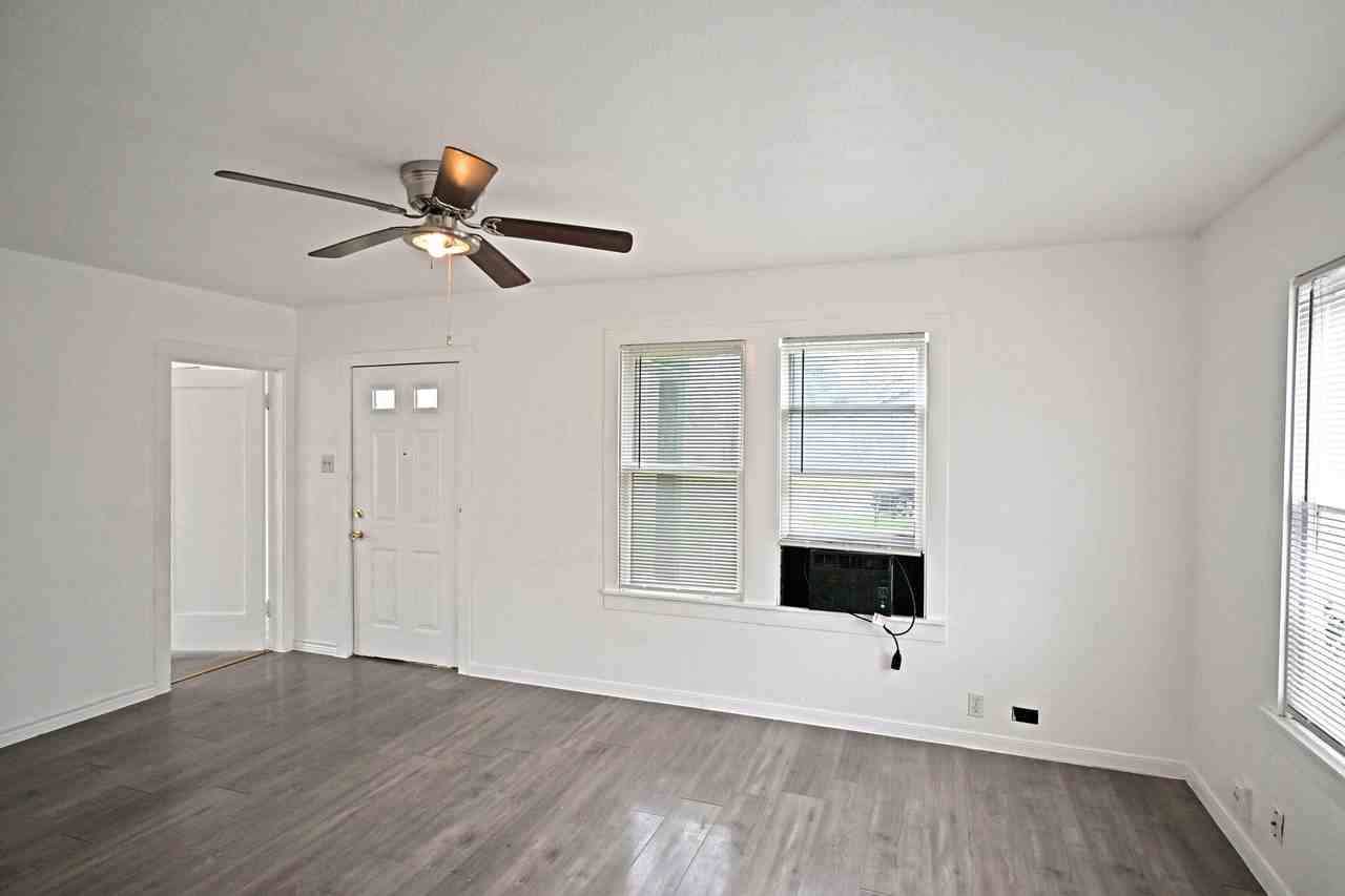 968 East Cedar Street #100 - Photo 4 of 36