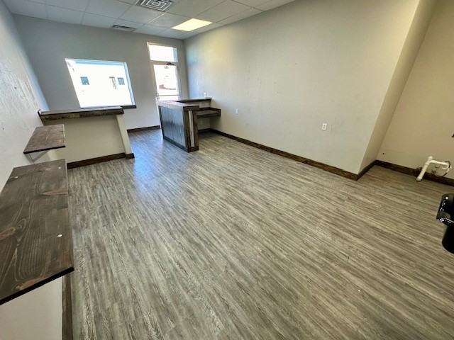 105 N Cascade - Photo 4 of 28