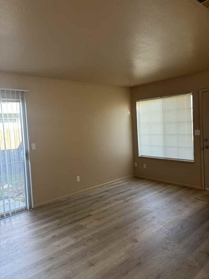 230 Ventanas Avenue - Photo 7 of 20