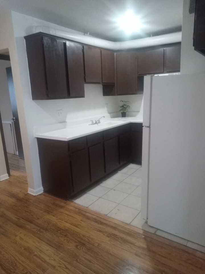 16623 Schaefer Highway - Photo 3 of 10