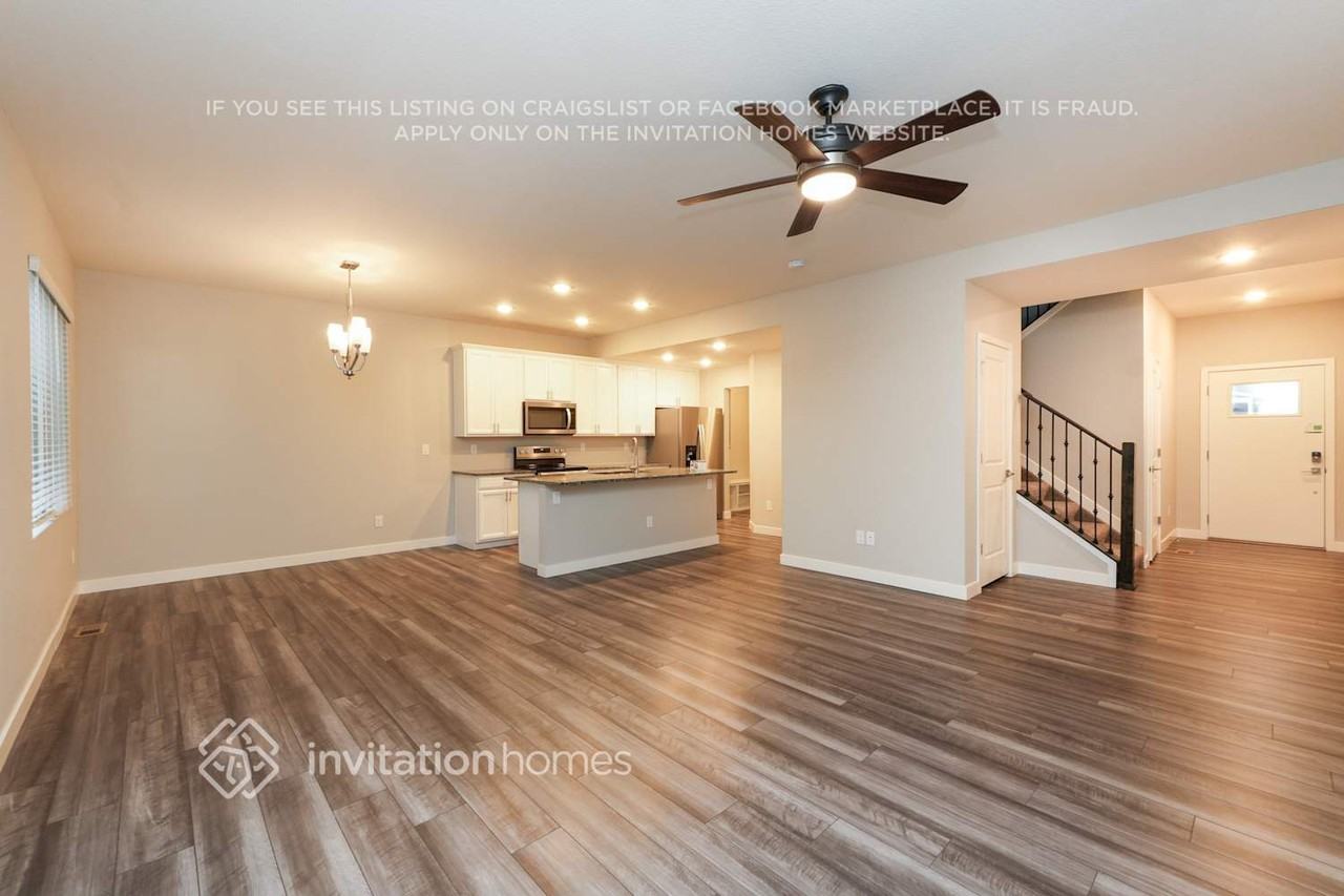 6246 Bobolink Ln - Photo 3 of 13