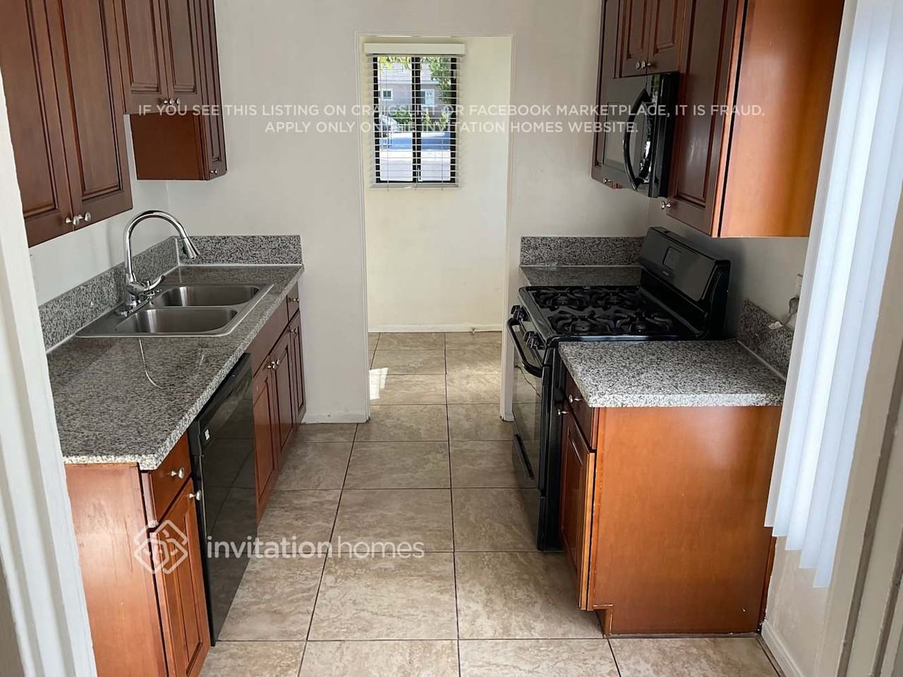 7943 Newcastle Ave - Photo 5 of 17