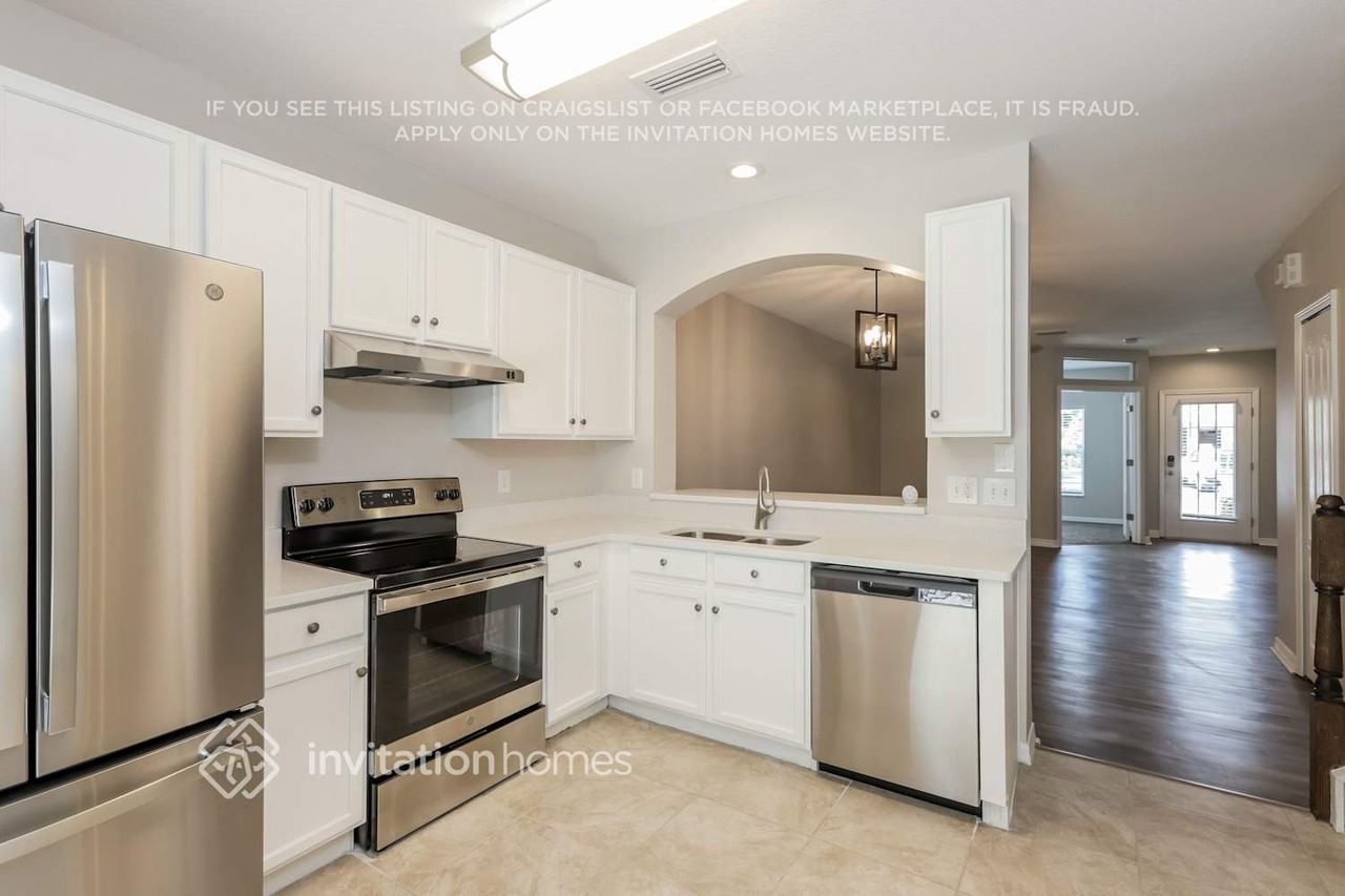 15792 Fishhawk Falls Dr - Photo 4 of 16