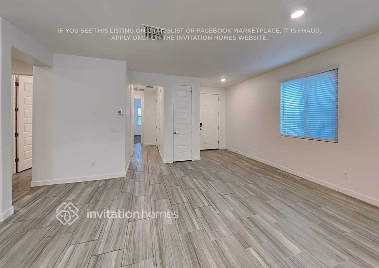 9613 W Getty Dr - Photo 4 of 18