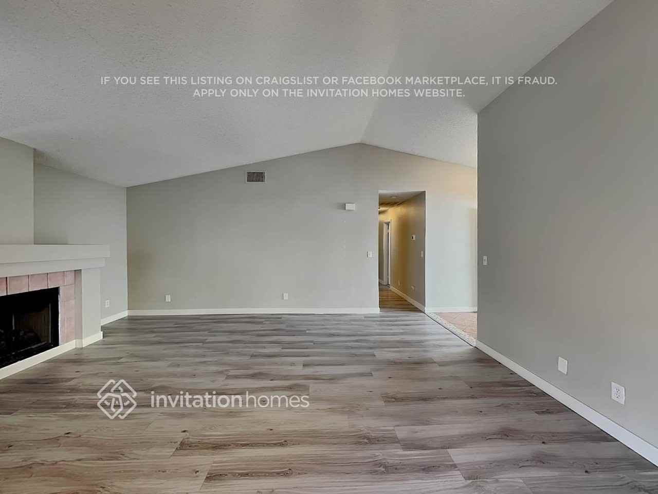 4041 Hazelridge Dr - Photo 3 of 17